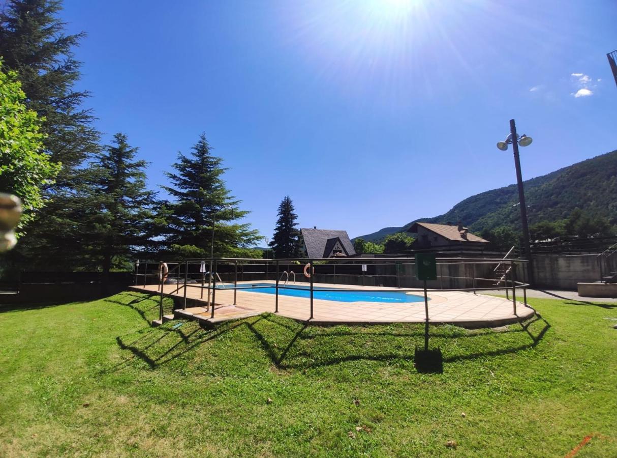 Apartamento Montes De Villanúa Exteriör bild